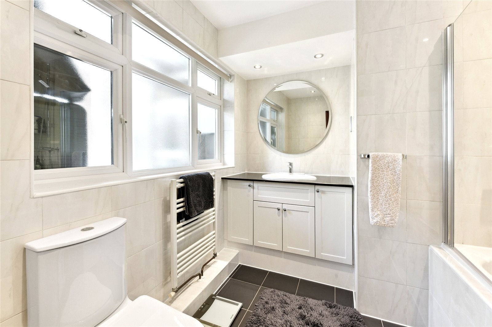 Flat Montrose Court in City of Westminster
