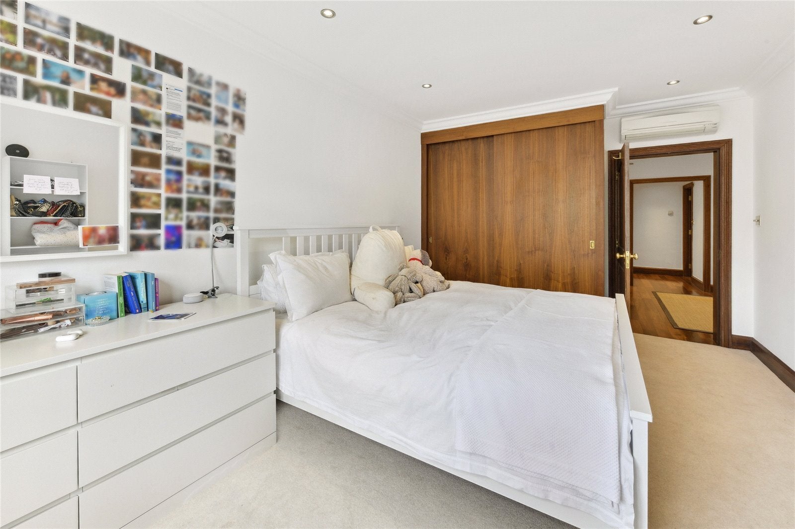 Flat Montrose Court in City of Westminster