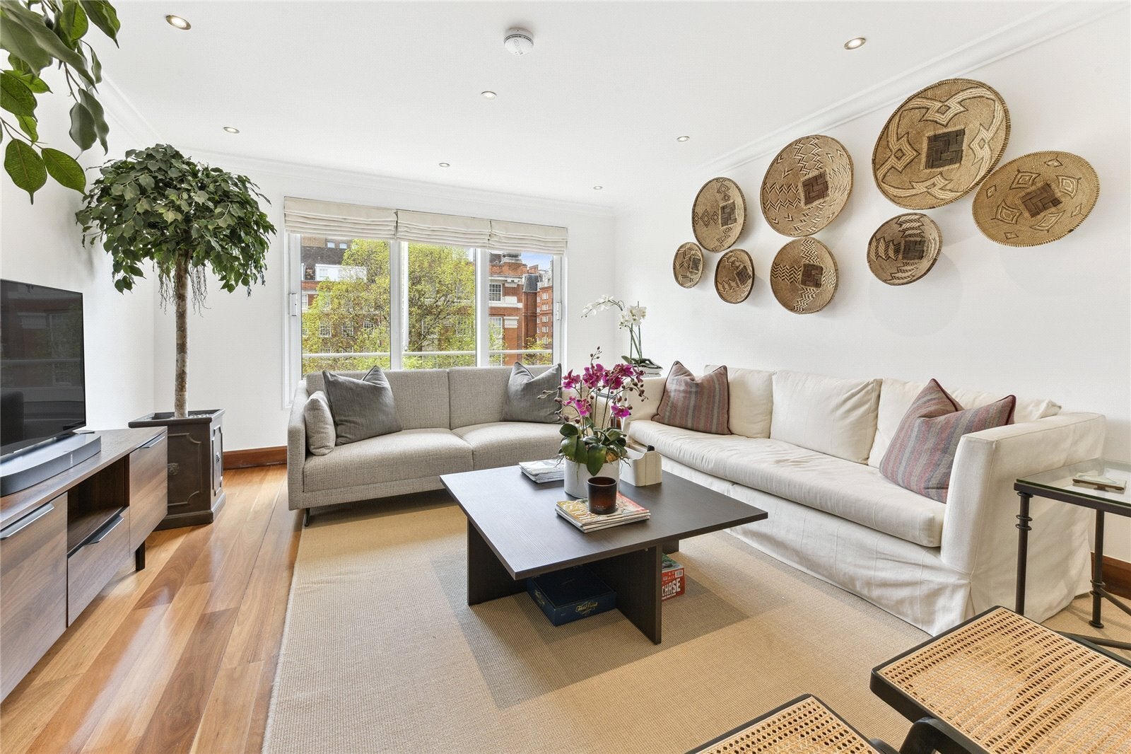Flat Montrose Court in City of Westminster