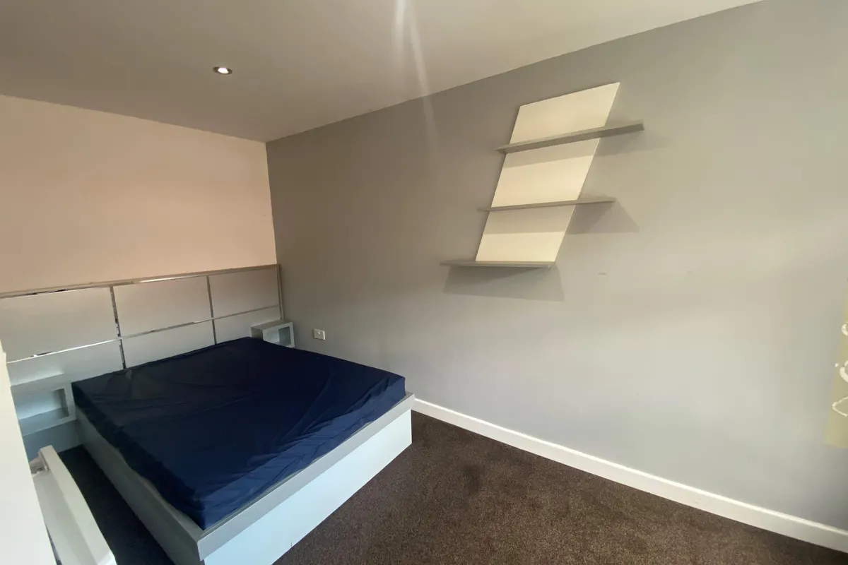 Flat Woodsley Road in Leeds
