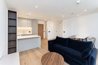 Flat Carnwath Road in Greater London