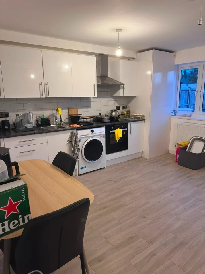 Room Frederick Road in Greater London