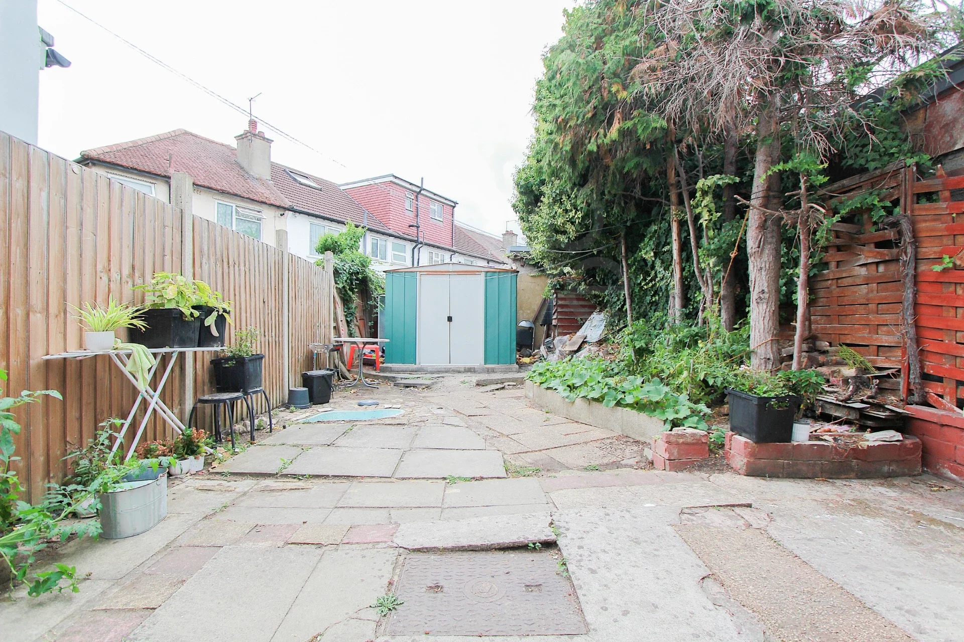 House Thornton Avenue in Greater London
