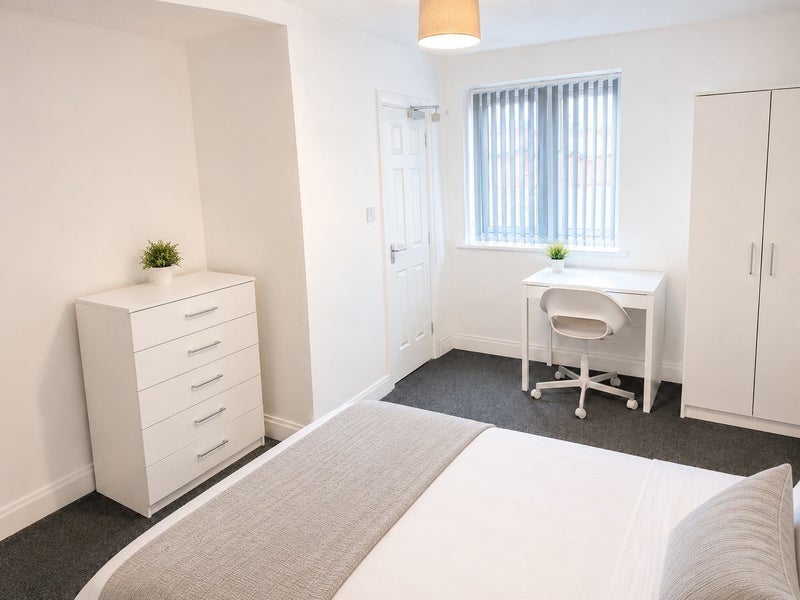 Room Whittle Drive in Salford