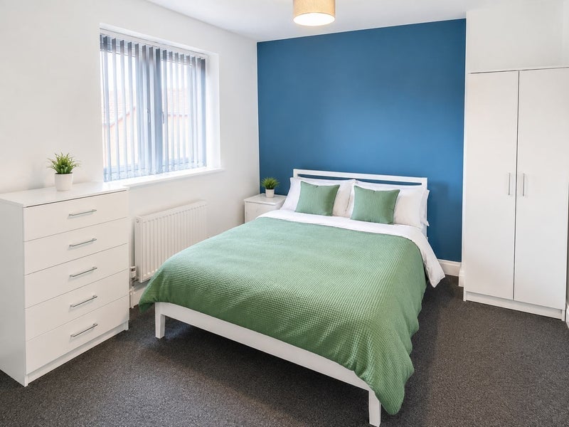 Room Whittle Drive in Salford