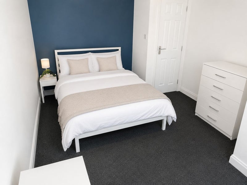 Room Whittle Drive in Salford
