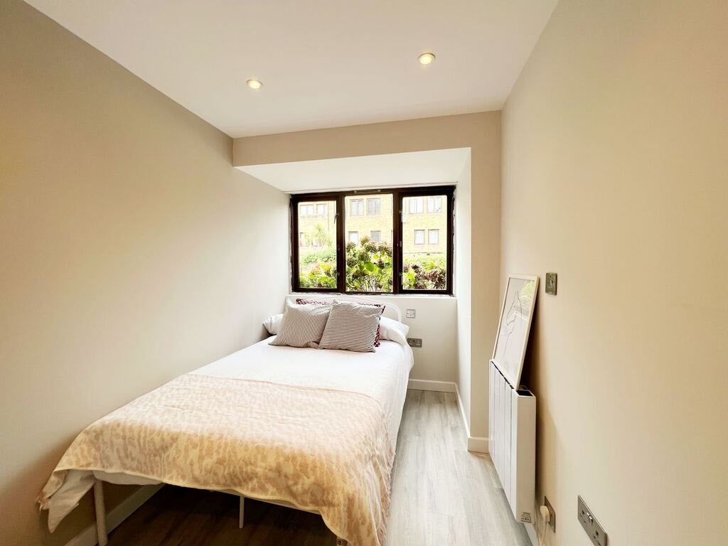 Room Kennet Close in Greater London