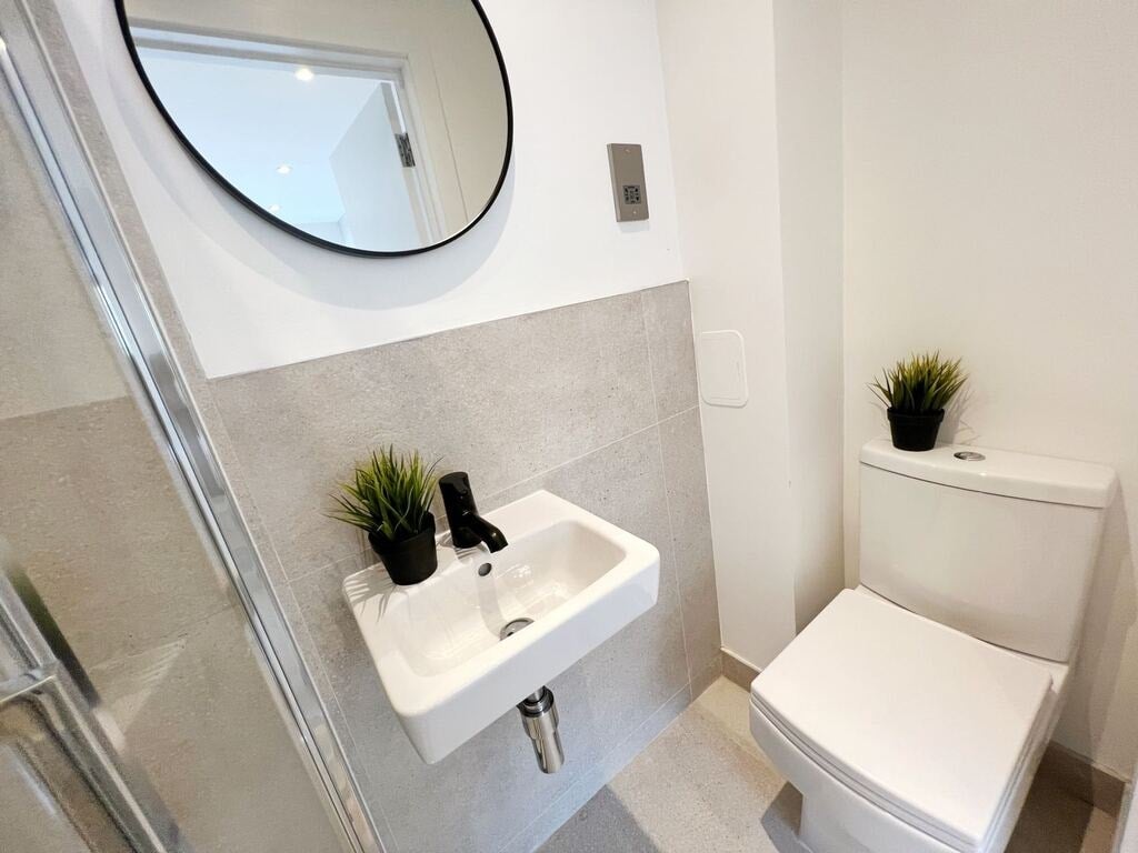 Room Kennet Close in Greater London