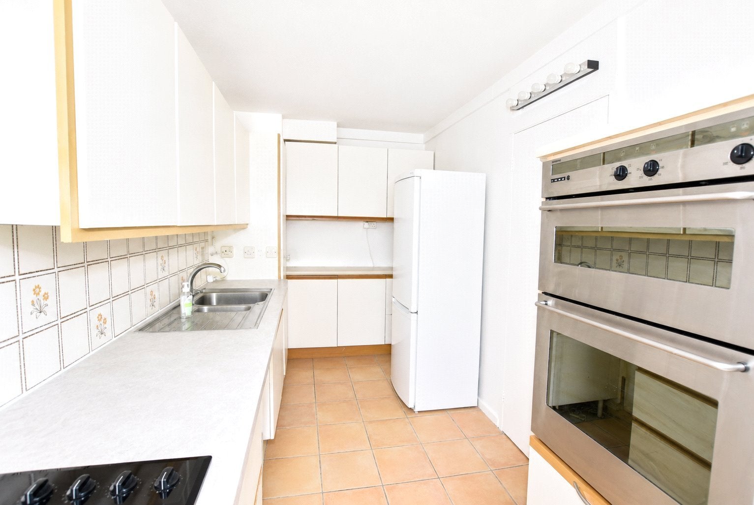 Flat Cotham Road in Bristol