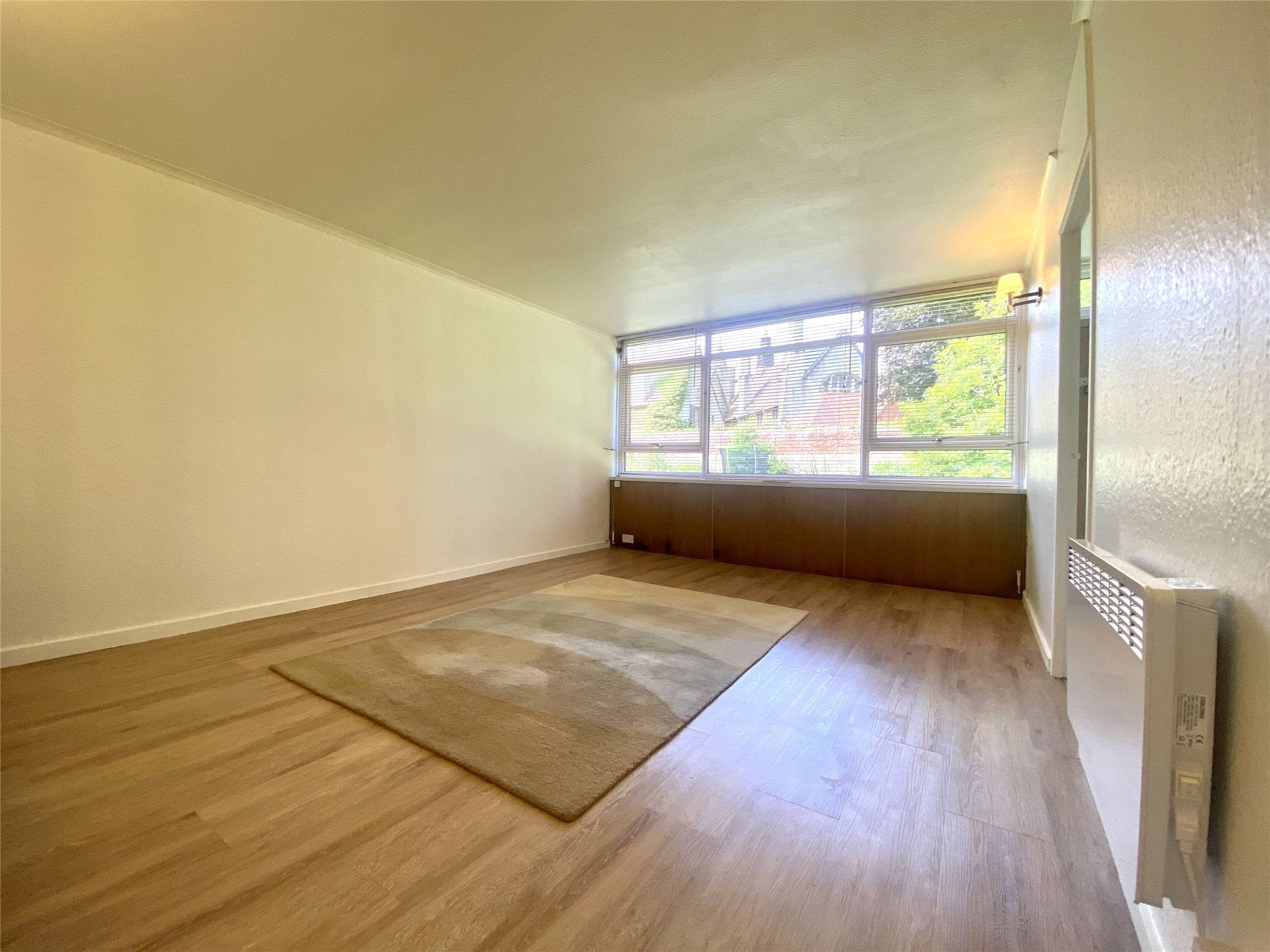 Flat Cotham Road in Bristol
