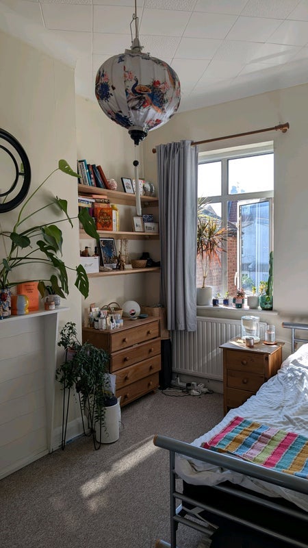 Room Hampden Road in Greater London