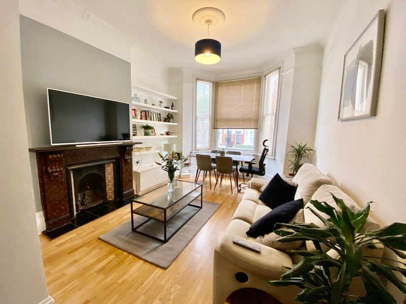 Flat Lowfield Road in Greater London