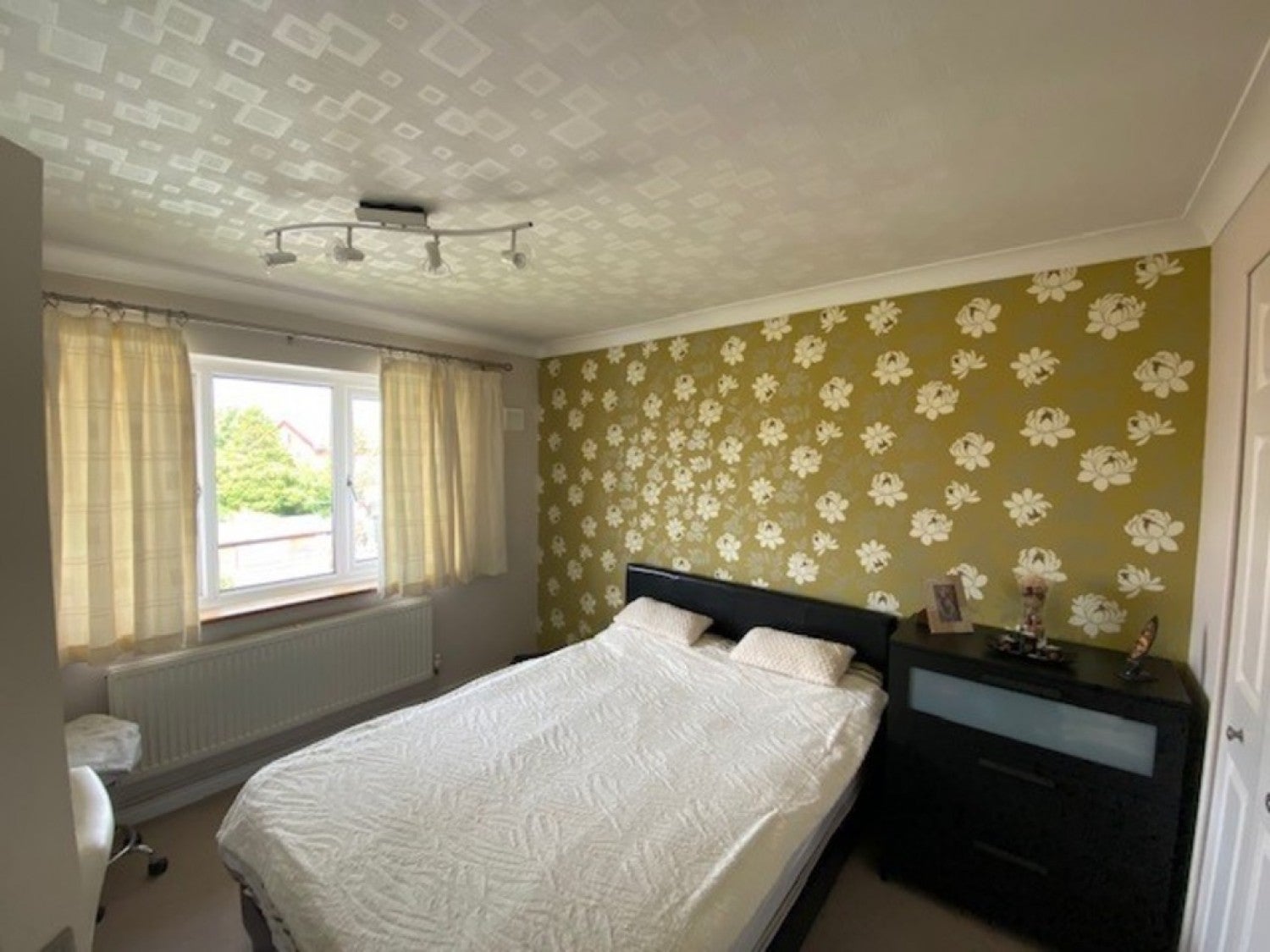Flat Ivyfield Road in Birmingham
