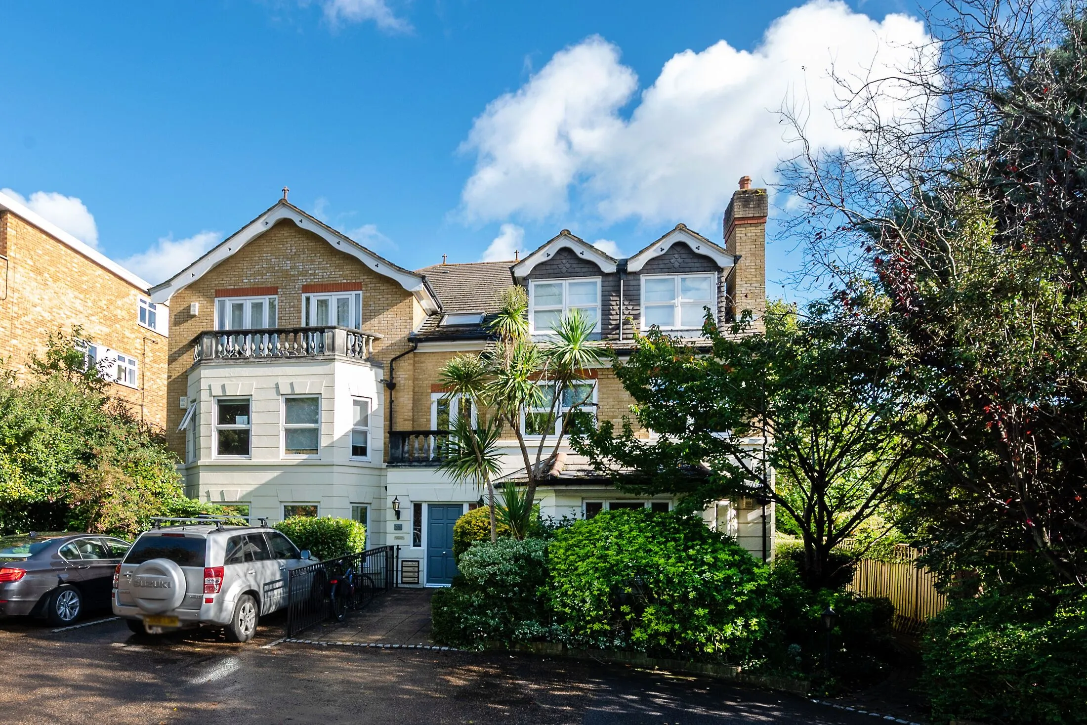 Flat The Downs in Greater London