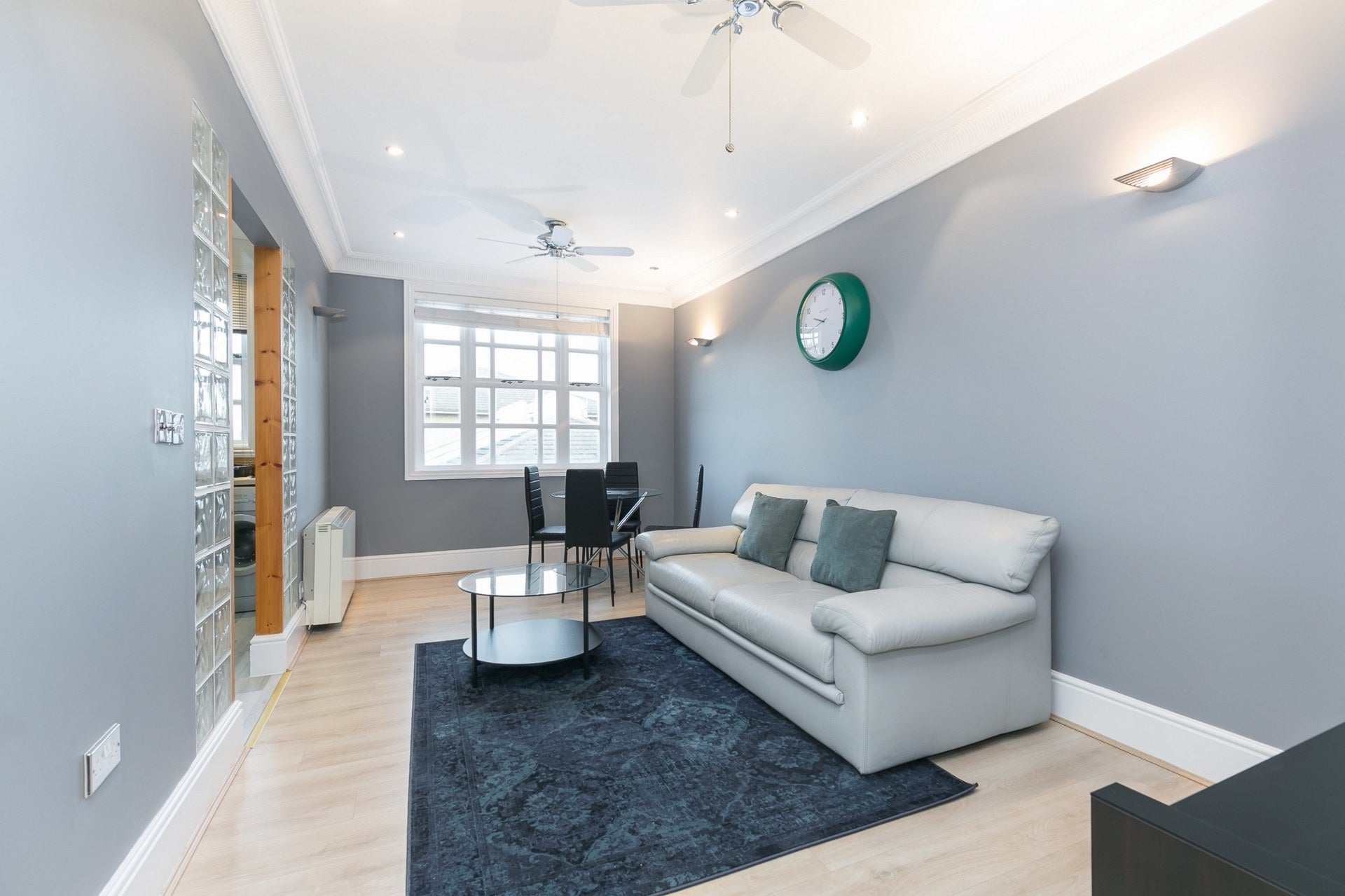 Flat Middleton Road in Greater London