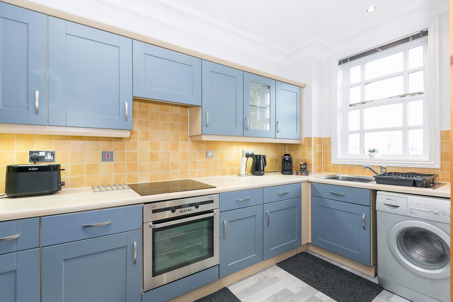 Flat Middleton Road in Greater London