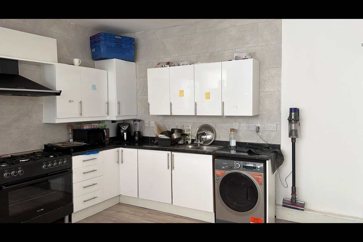 Room Uxbridge Road in Greater London