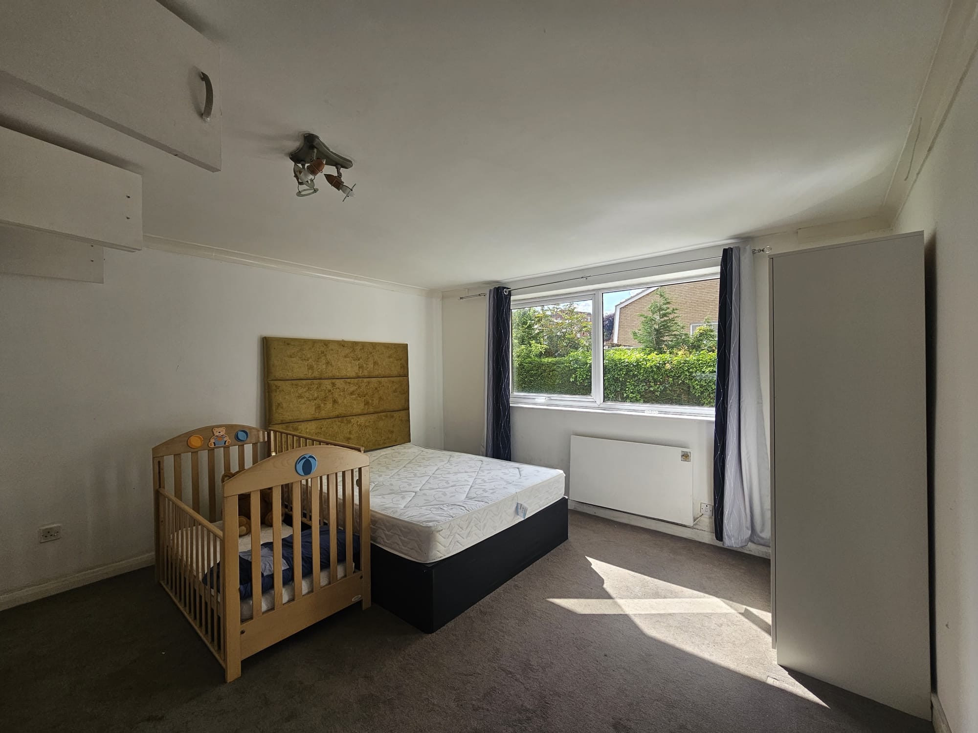 Flat Laureston Drive in Leicester