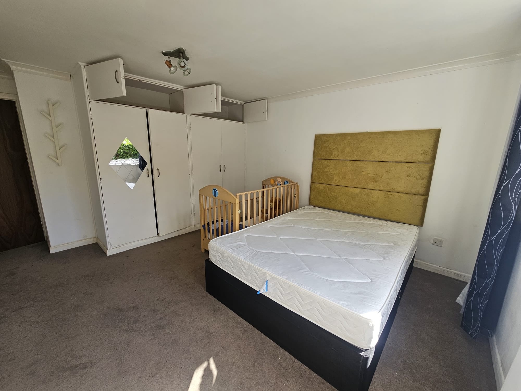 Flat Laureston Drive in Leicester