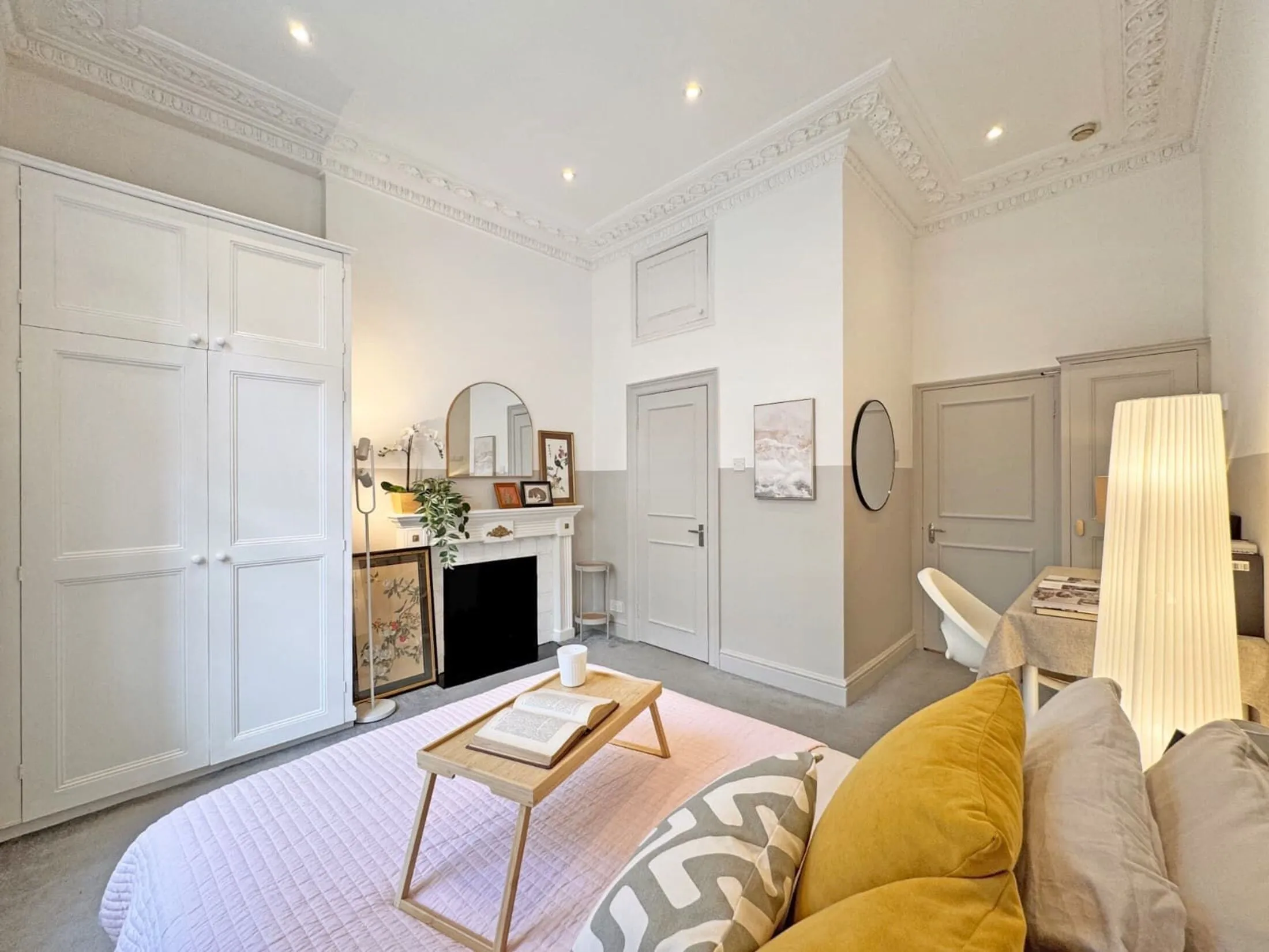 Flat Cumberland Street in City of Westminster