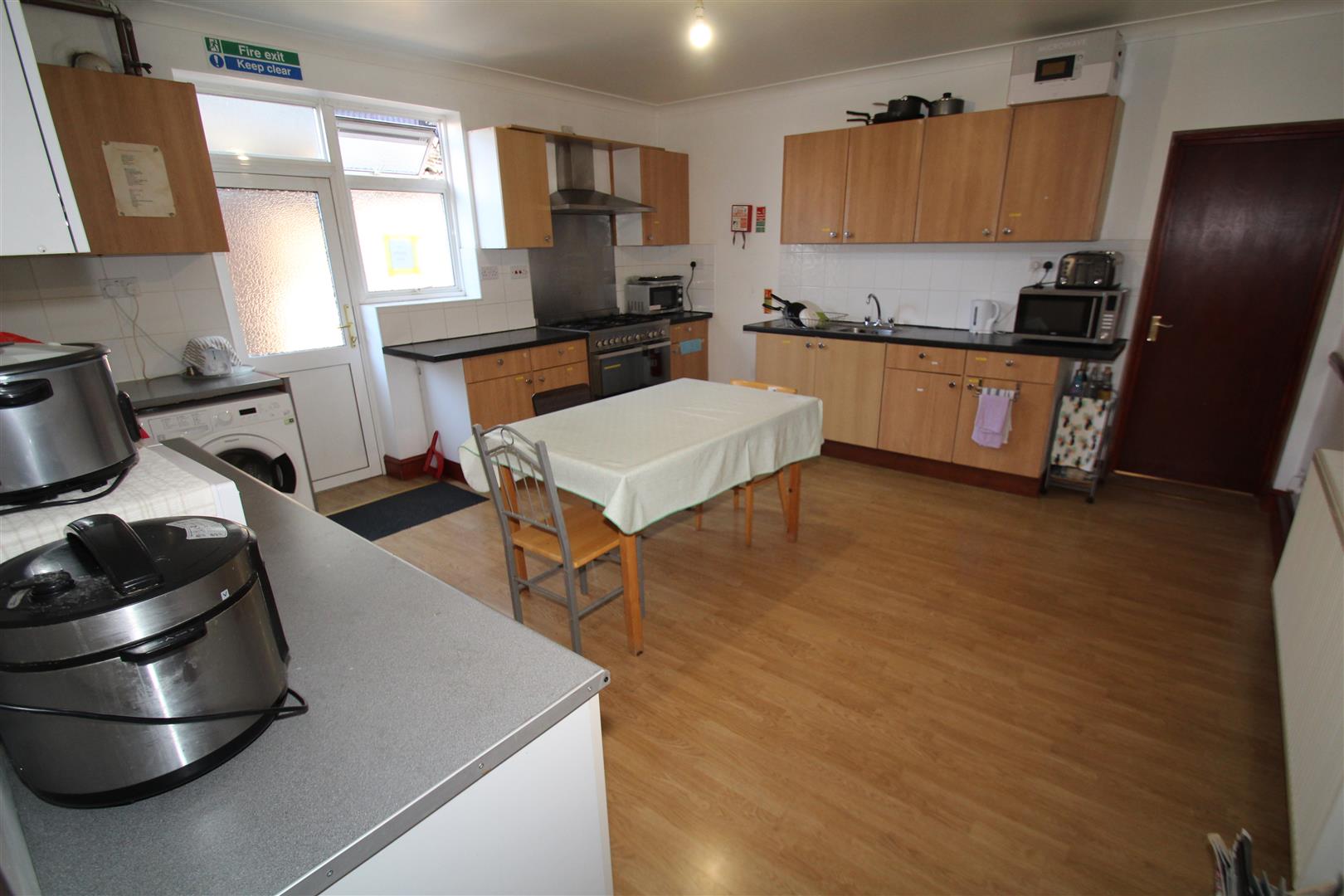 Room Vaughan Road in Greater London