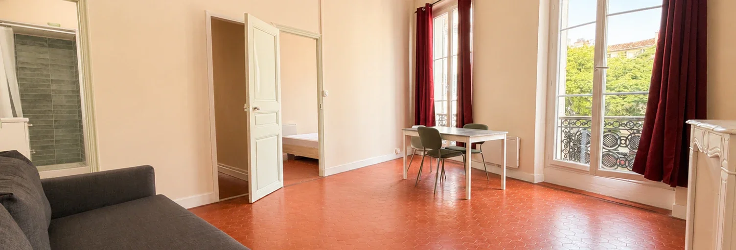 Flat Rue Roux de Brignoles in Marseille