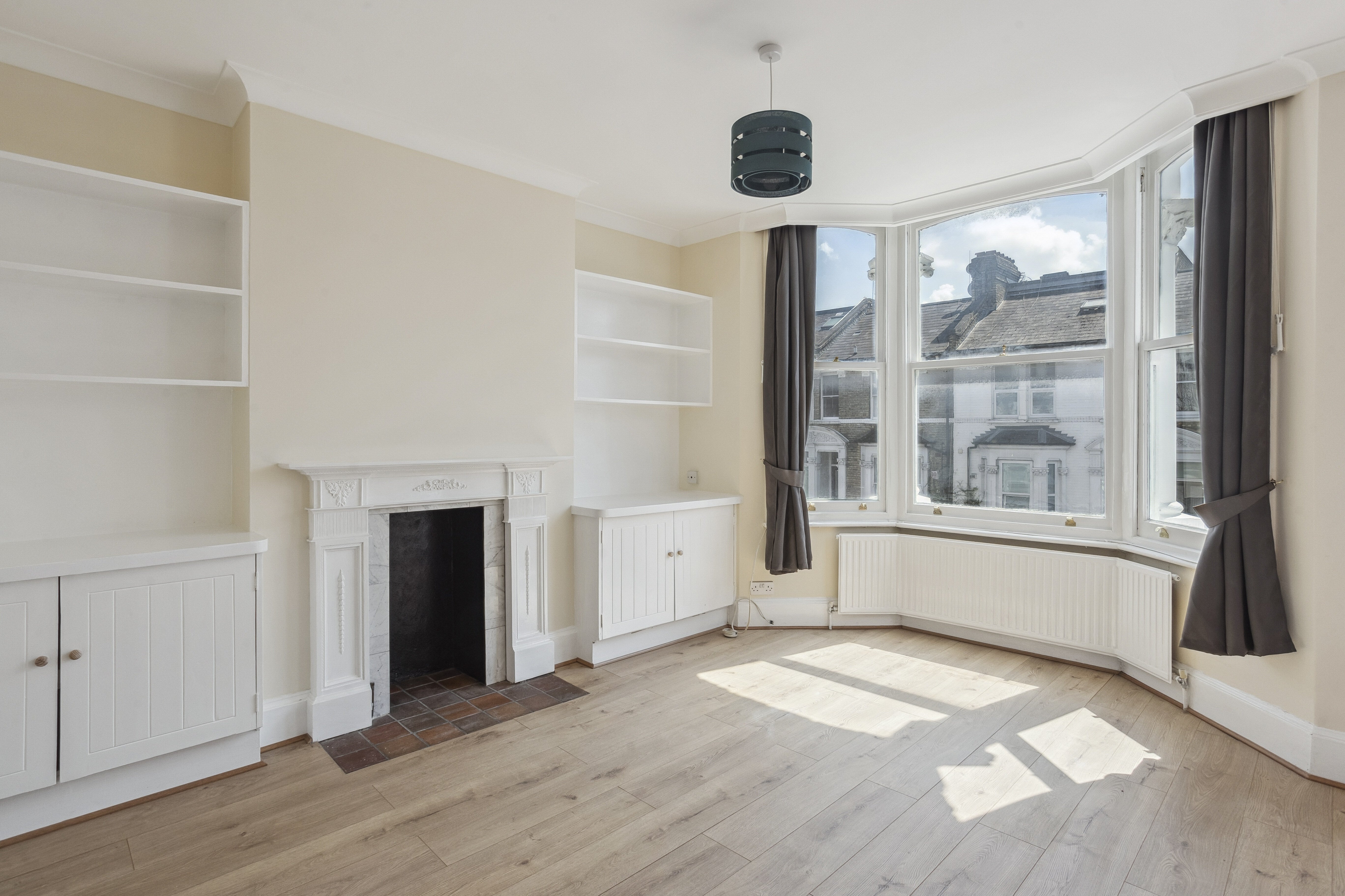 Flat Dawes Road in Greater London