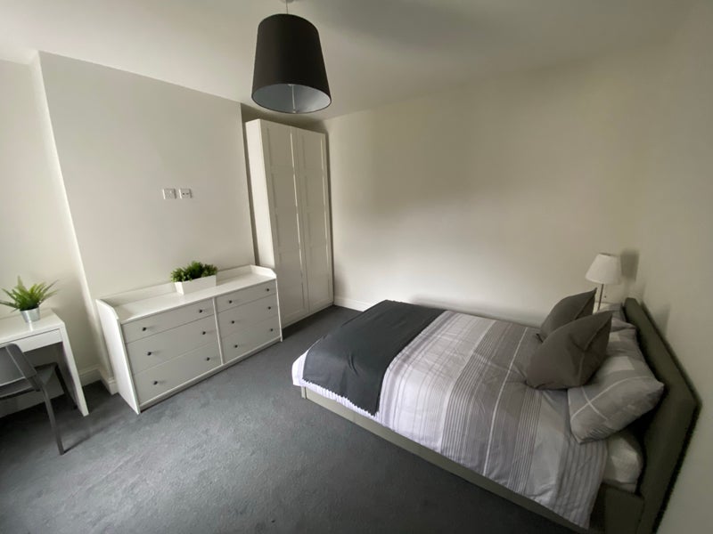 Room Hedley Street in Maidstone