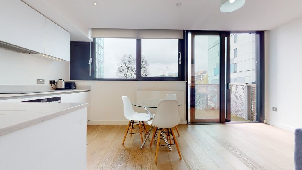 Flat Highgate Hill in Greater London