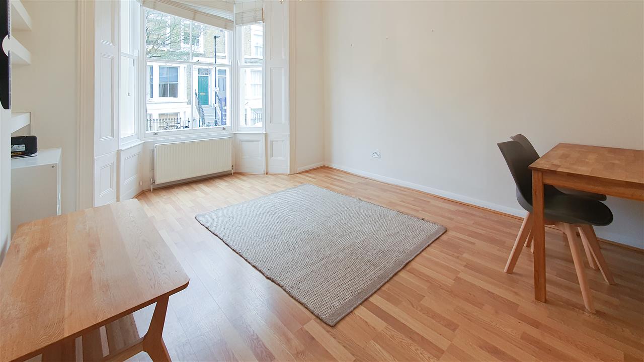 Flat Stanley Terrace in Greater London
