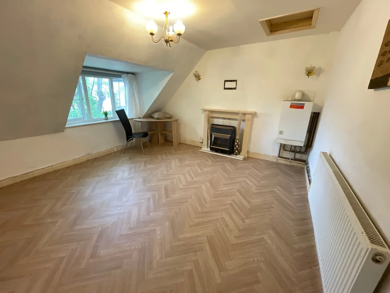 Flat Crescent Rise in Luton