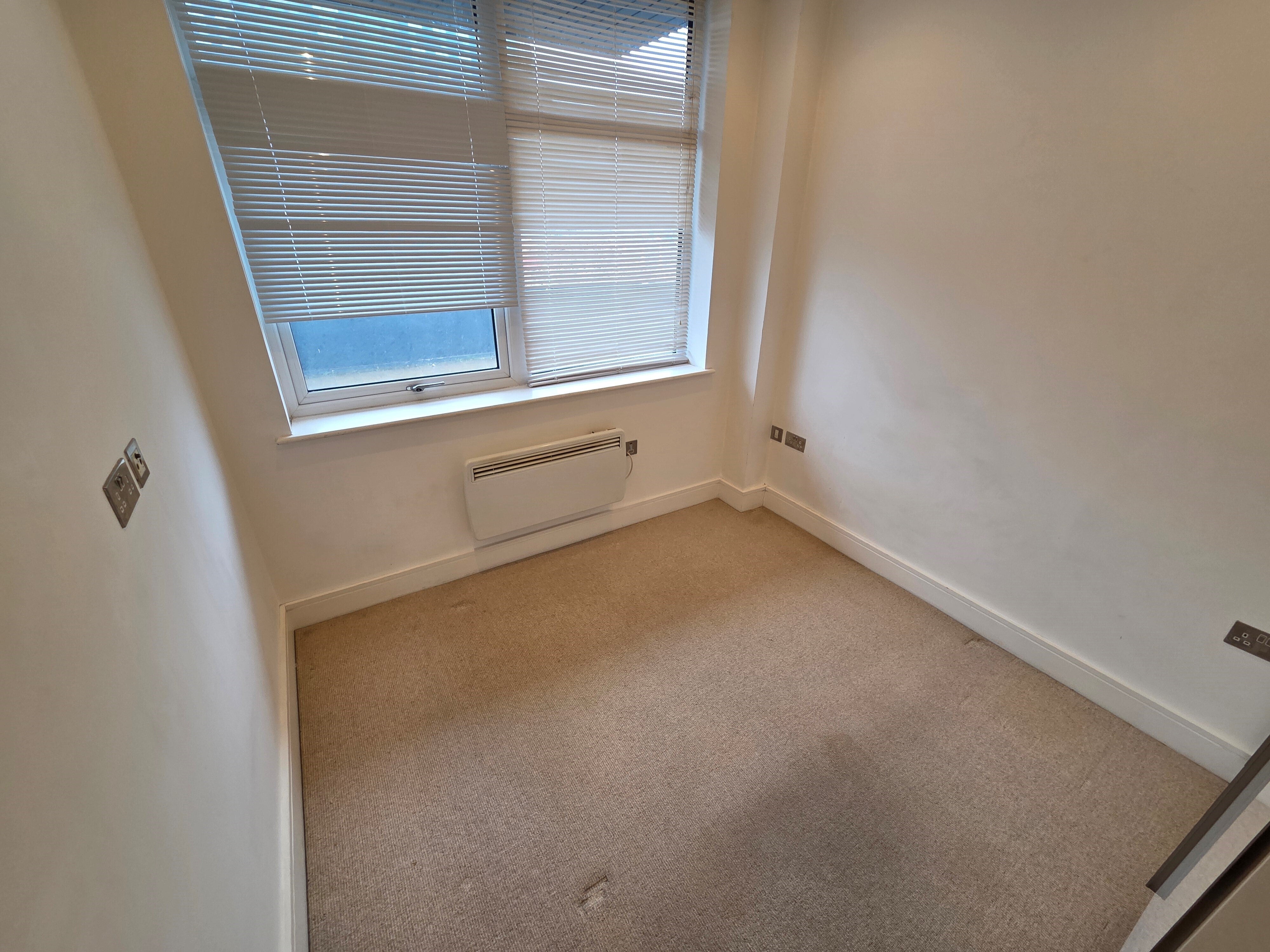Flat Park Street West in Luton
