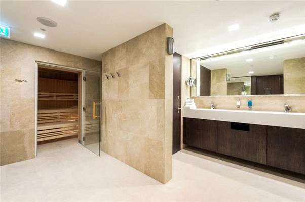 Flat Tooley Street in Greater London