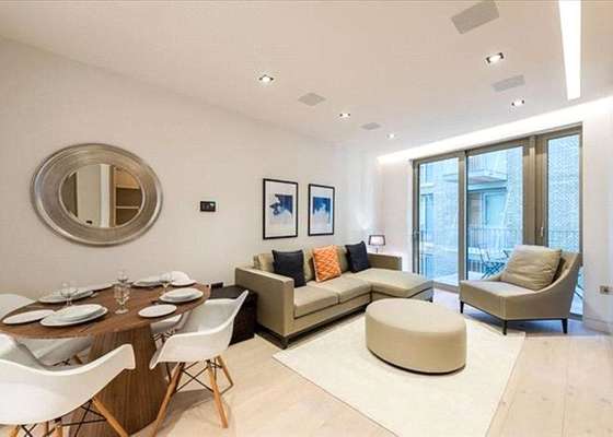 Flat Tooley Street in Greater London