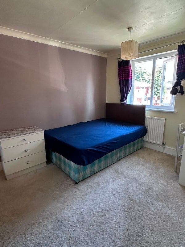 Room Kelling Walk in Manchester
