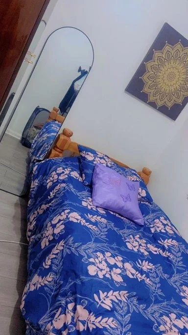 Room Crescent Road in Greater London