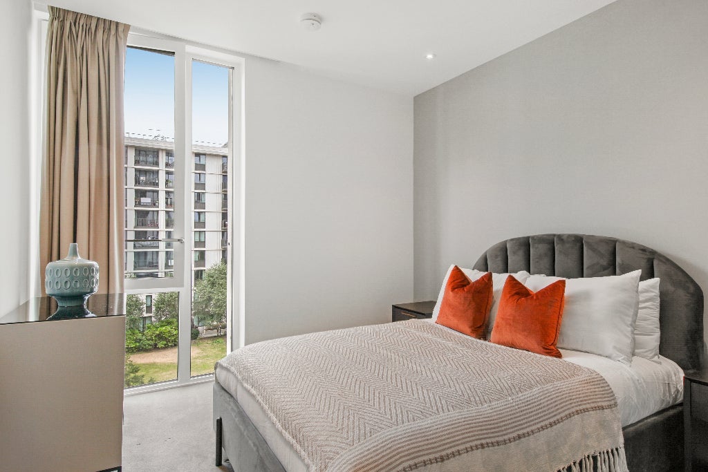 Flat Celebration Avenue in Greater London