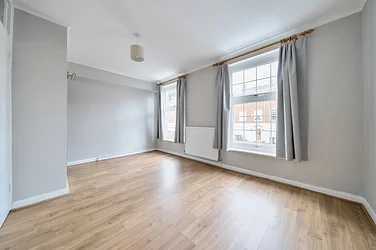 House Blenheim Gardens in Greater London