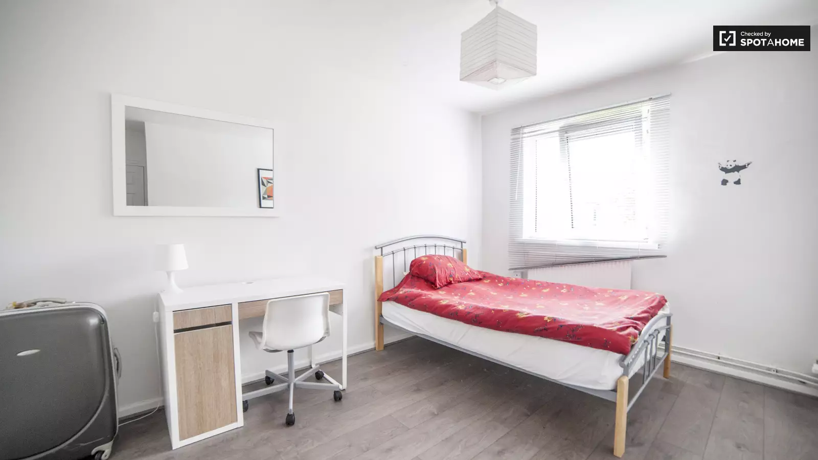 Room Burcham Street in Greater London