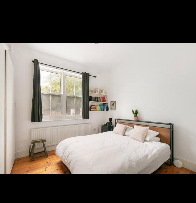 Flat Azenby Road in Greater London