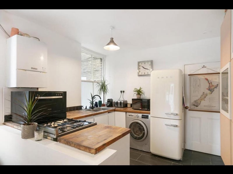 Flat Azenby Road in Greater London