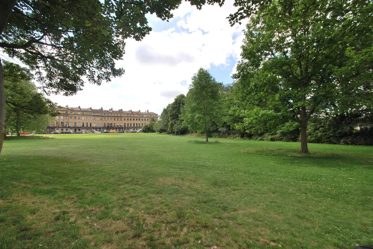 Flat Upper Bristol Road in Bath