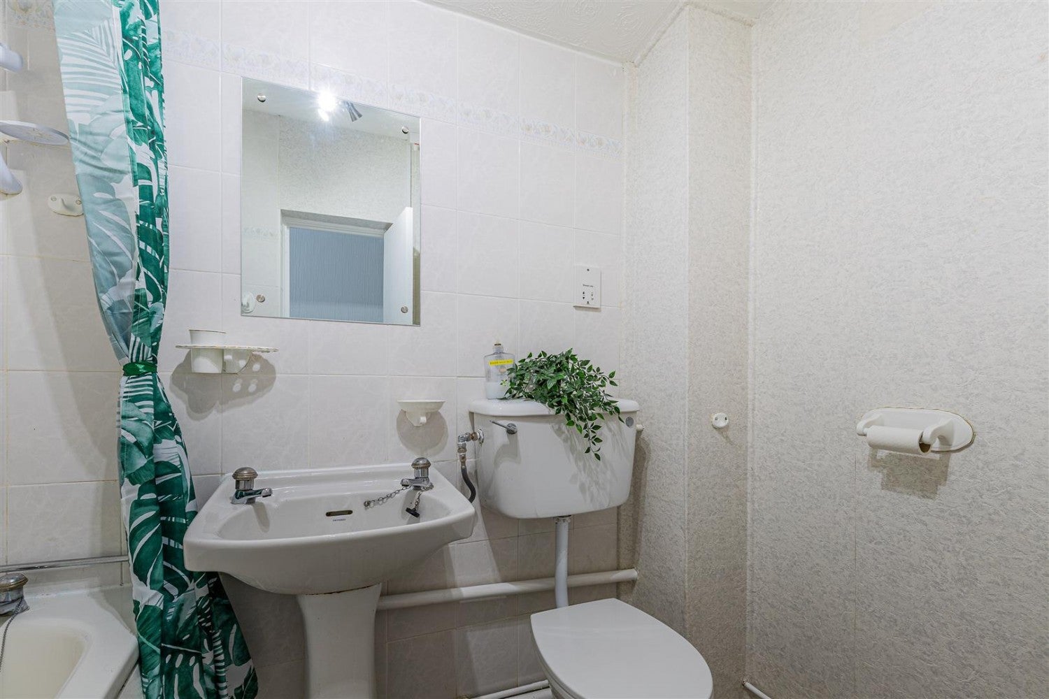 Flat Ael-y-Bryn in Cardiff
