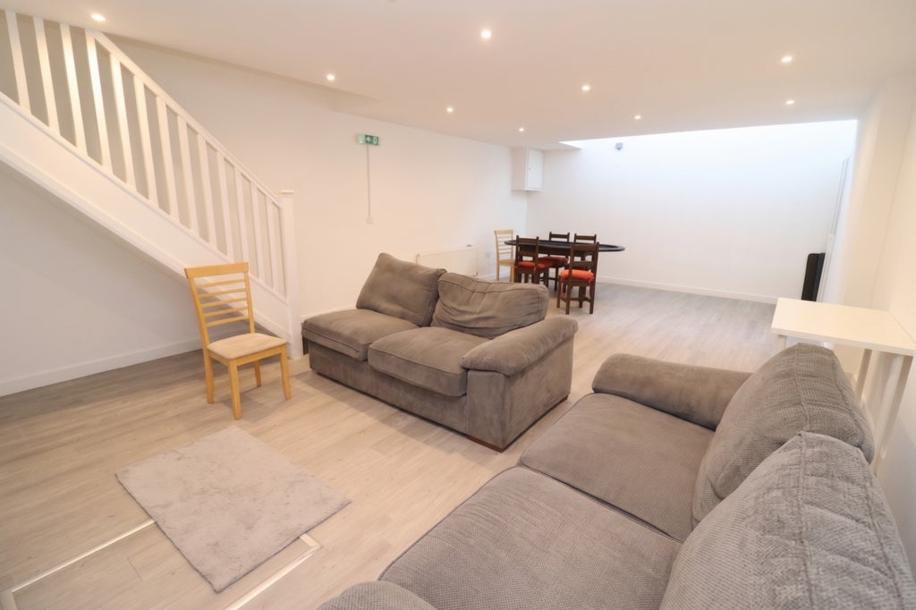 Room Globe Road in Greater London