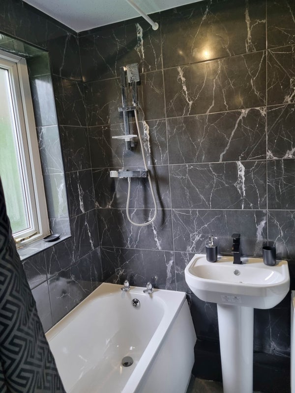 Room Nuthurst Road in Manchester