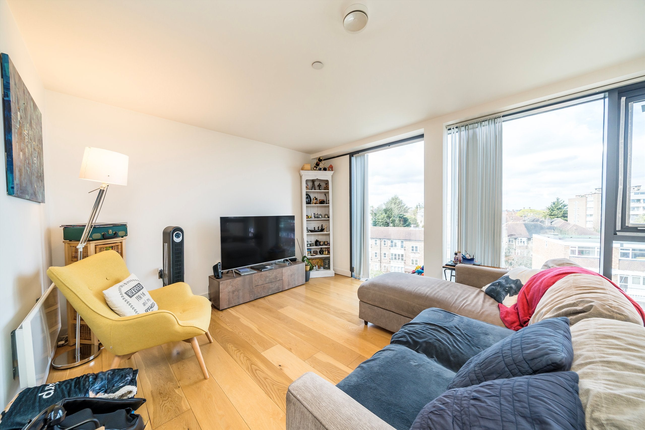 Flat Kersfield Road in Greater London