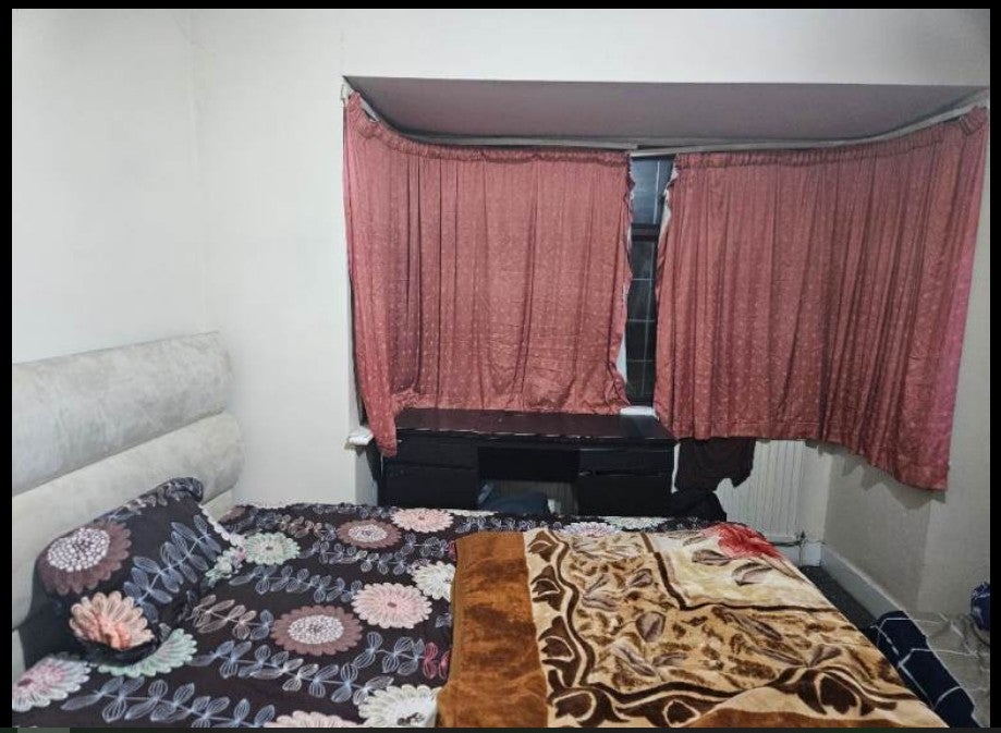 Room Hounslow Road in Greater London