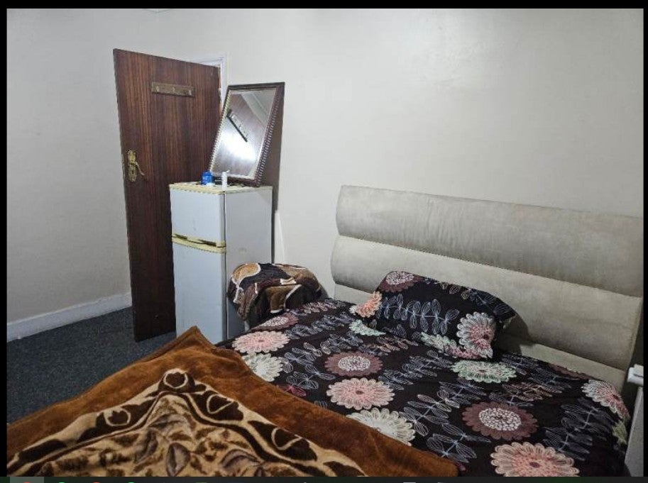 Room Hounslow Road in Greater London