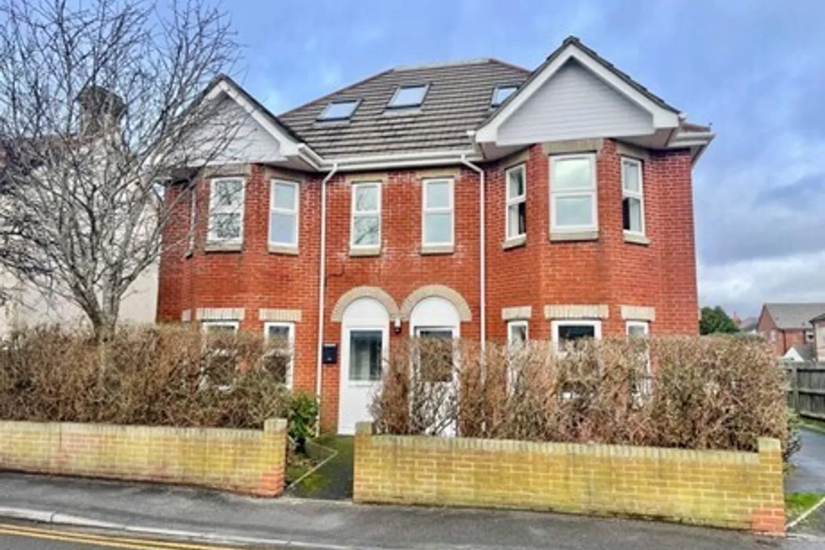 Flat Pine Road in Bournemouth