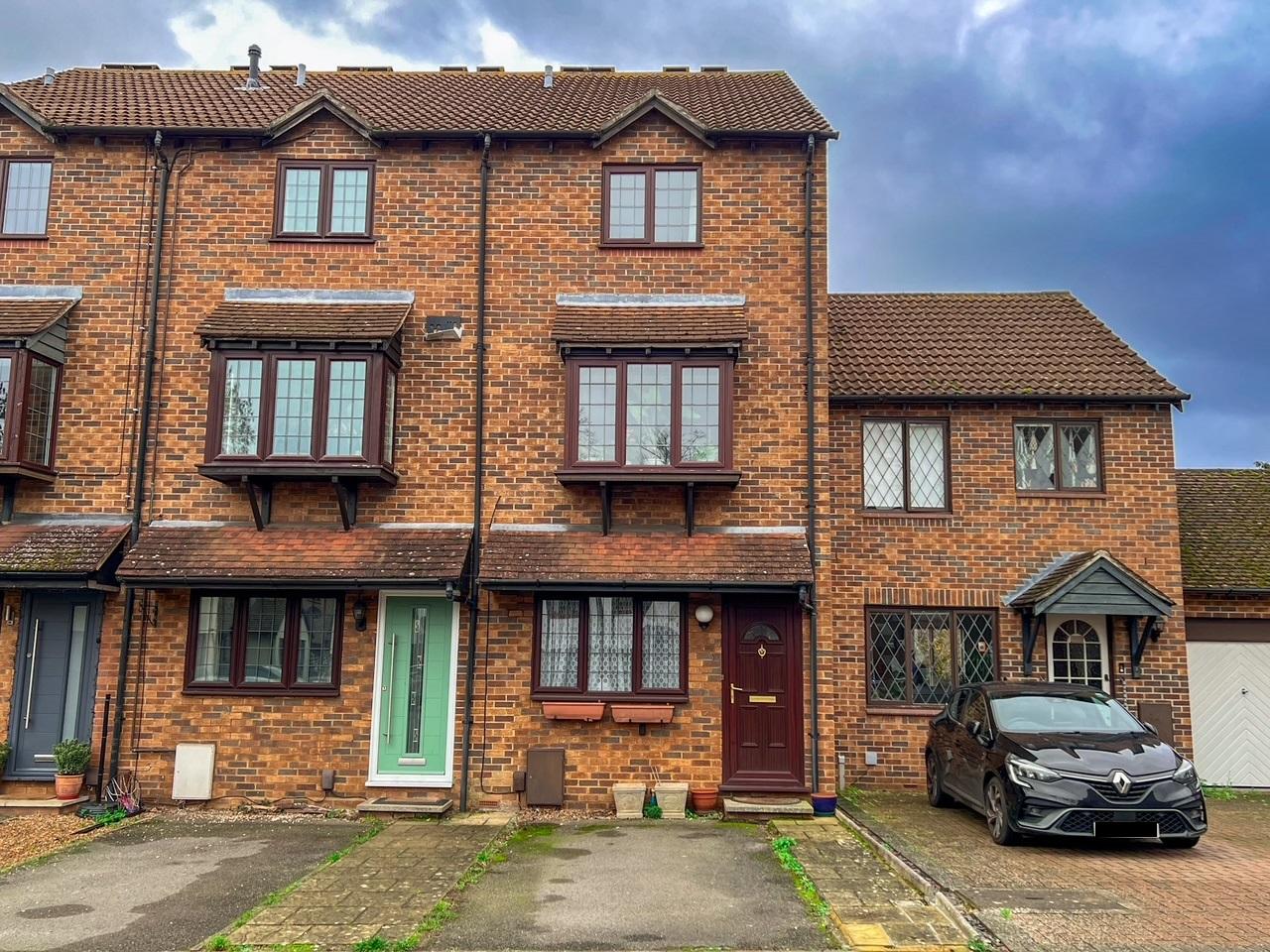 House Kings Chase in Walton on Thames